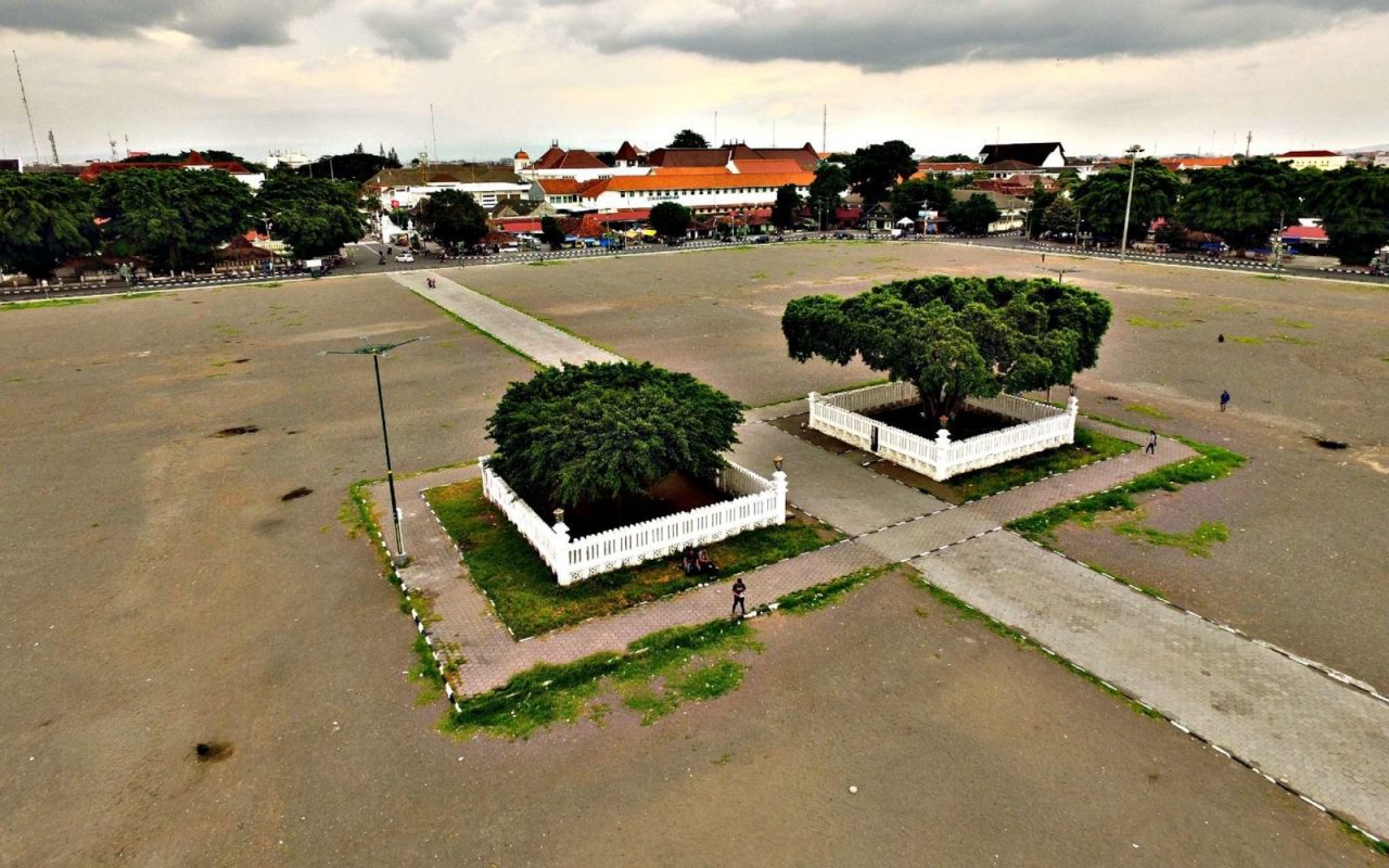 Tanah Alun-alun merupakan Tanah Mahkota. Sumber : travelspromo.com