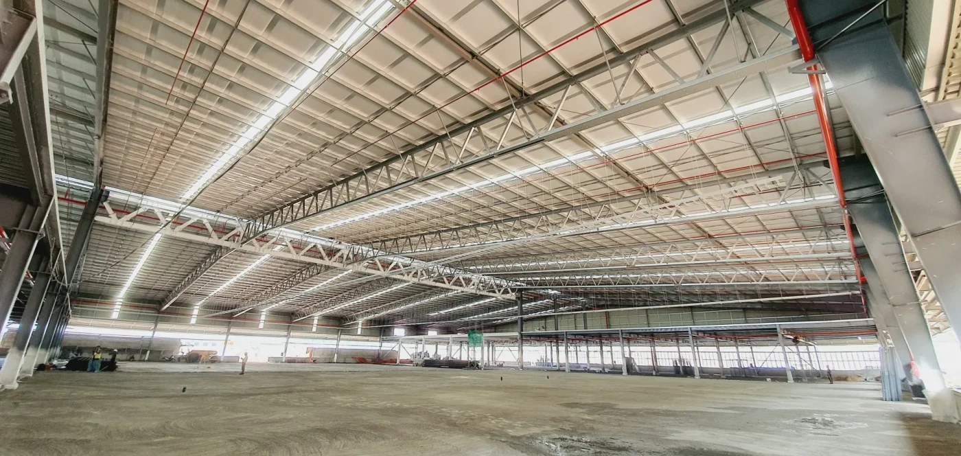 Penggunaan Struktur Baja Ringan dengan Konsep Smart Factory. Sumber: Pebsteel.com